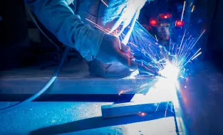 Empresa especializada em Manutenção industrial, Revestimento, Pintura industrial, Isolamento térmico, Eliminação de vazamentos, Laminação com fibra, Reforço estrutural.